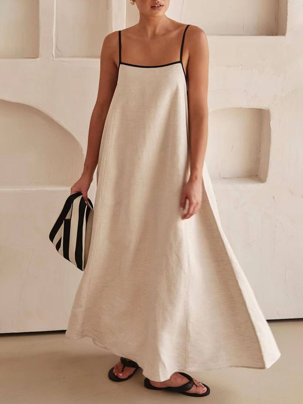 Trendy A-Lijn Feestjurk met Bandjes en Contrastdesign - Zoey