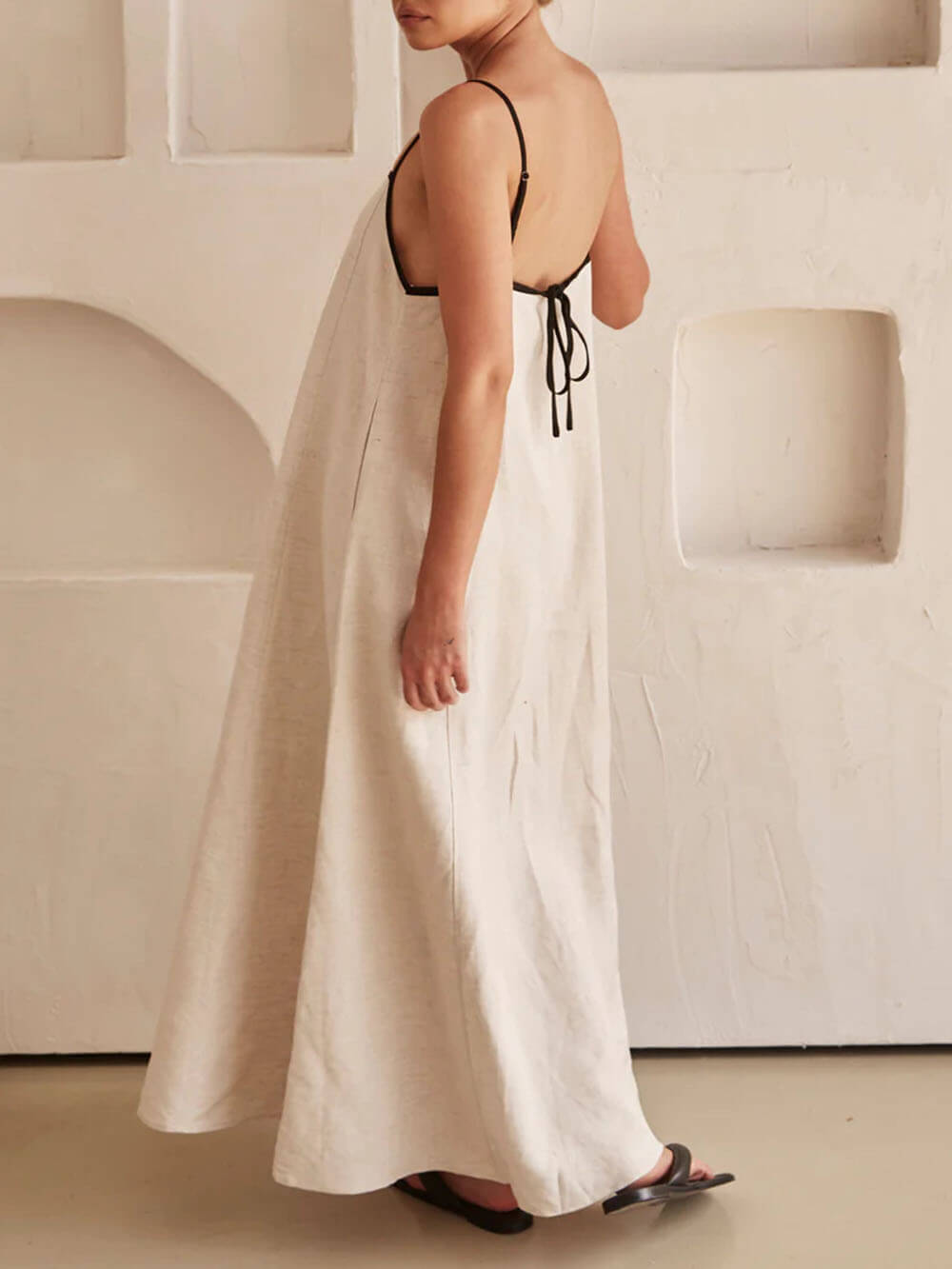 Trendy A-Lijn Feestjurk met Bandjes en Contrastdesign - Zoey