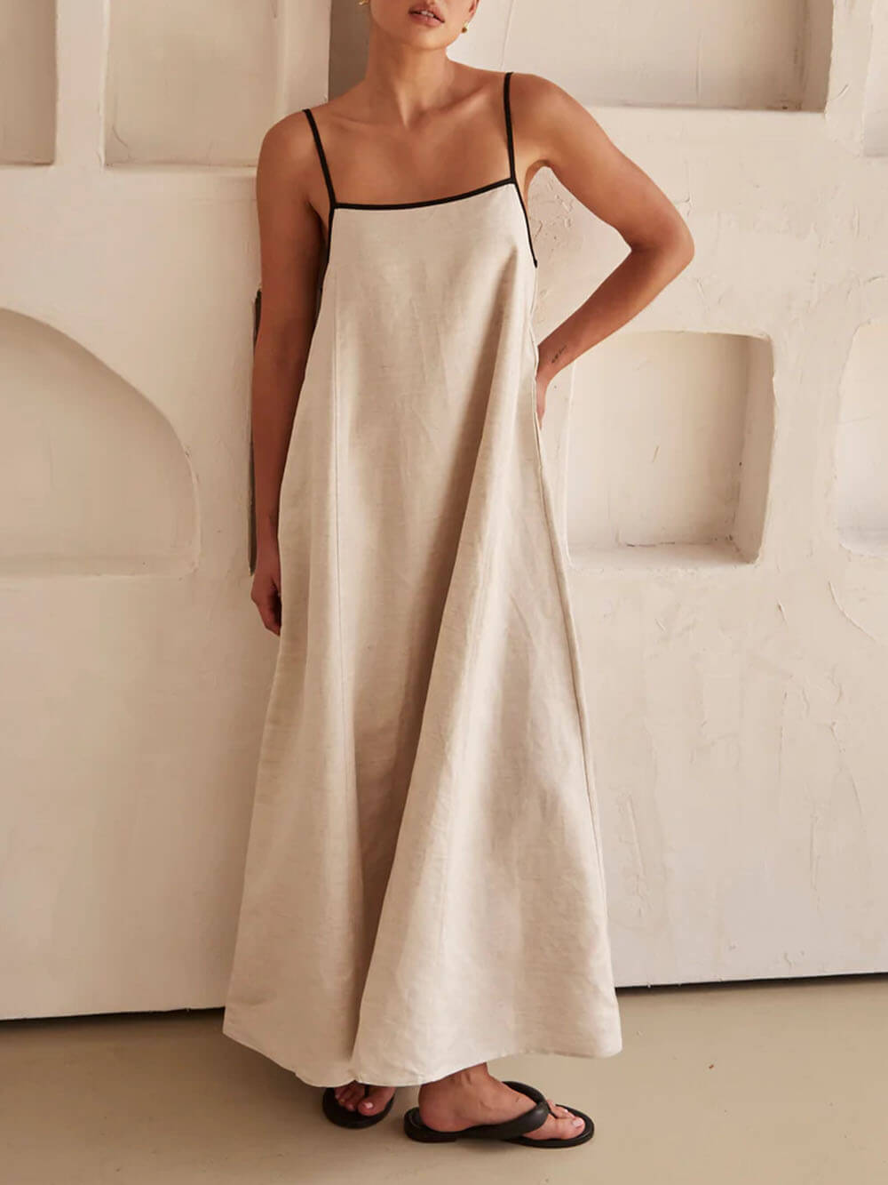 Trendy A-Lijn Feestjurk met Bandjes en Contrastdesign - Zoey