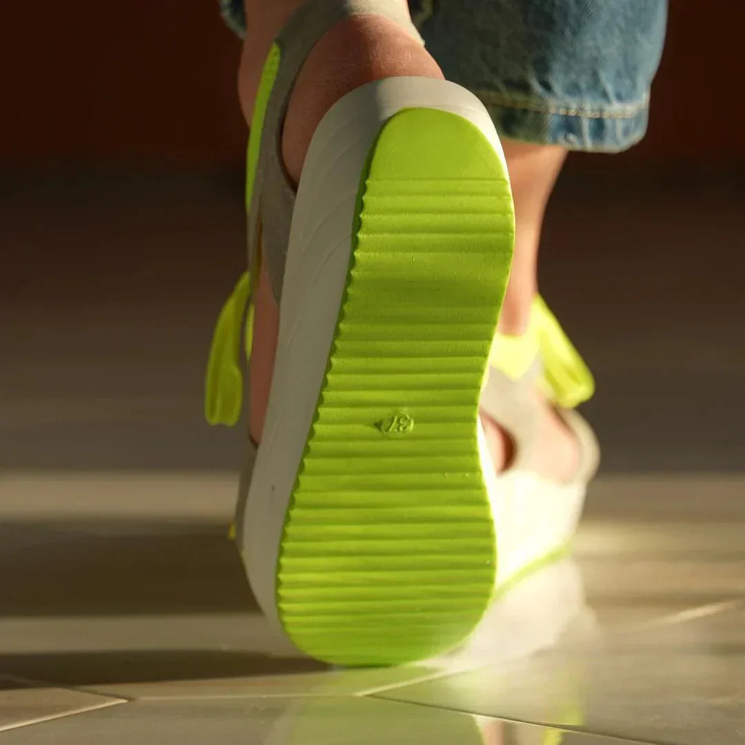 Trendy Comfortabele en zomerse lichte damessandalen – Fergie