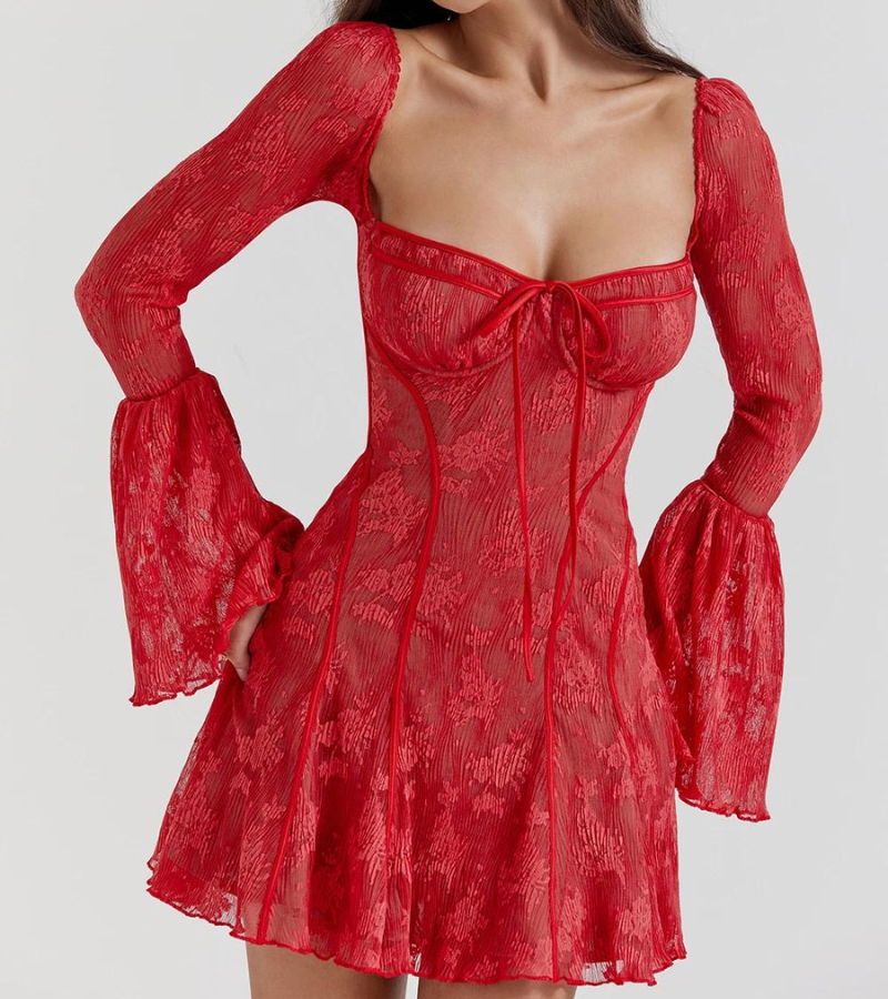 Stijlvolle zomerjurk met kant en een open rug – Julisa