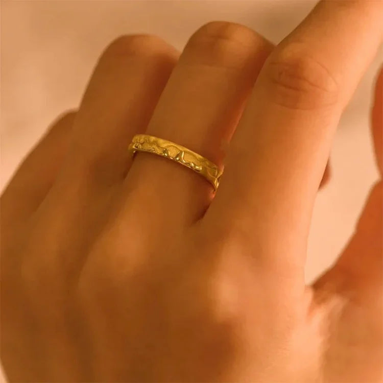 Stijlvolle Gouden Honingring - Sienna
