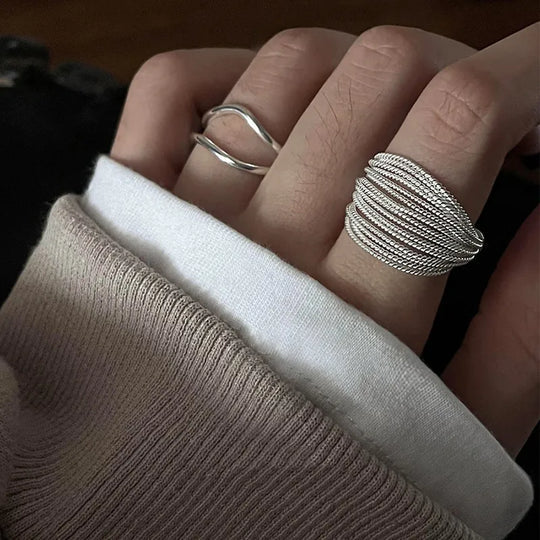 Verstelbare Zilveren Ring met Vintage Detail – Seléna