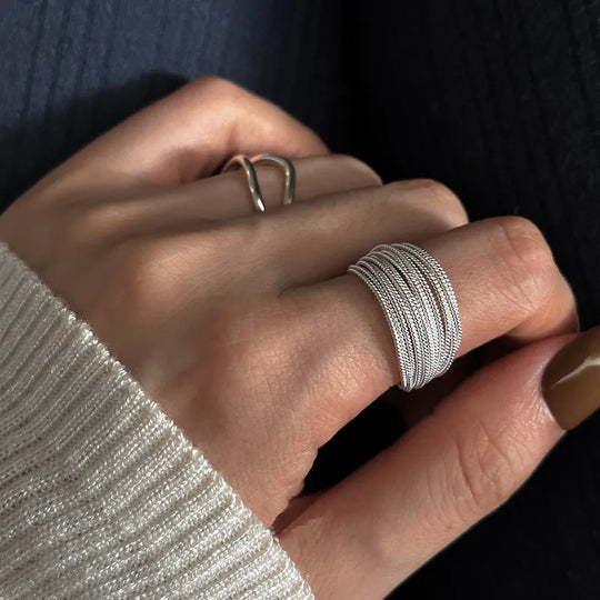 Verstelbare Zilveren Ring met Vintage Detail – Seléna