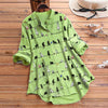 Lichte damesblouse met kattenmotief en knoopsluiting – Kaja