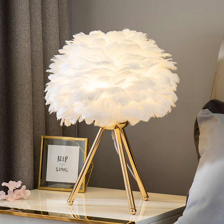 Dimbare Tafellamp met Luxe Veren – Pluma