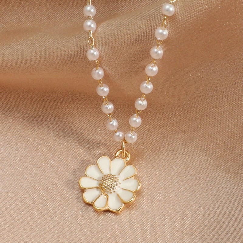 Stijlvolle Parelketting met Madeliefhanger - Flora