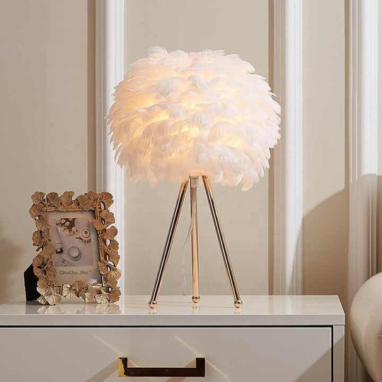 Dimbare Tafellamp met Luxe Veren – Pluma