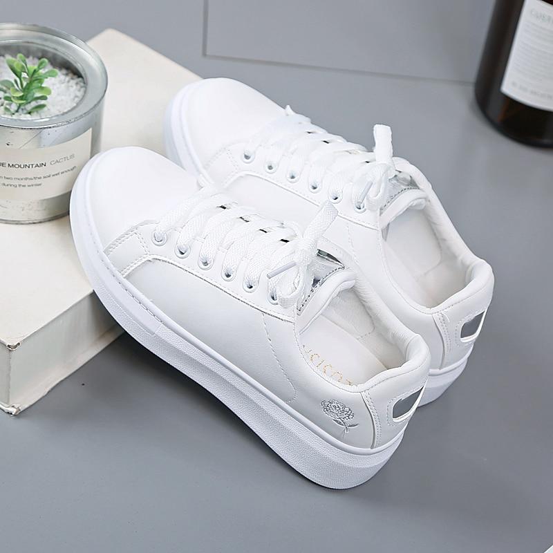 Trendy dames sneakers van kunstleer met metallic accenten - Norell