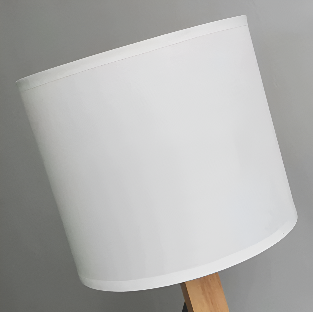 Flexibele Robot Bureaulamp van Massief Hout – LumoBot