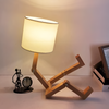 Flexibele Robot Bureaulamp van Massief Hout – LumoBot