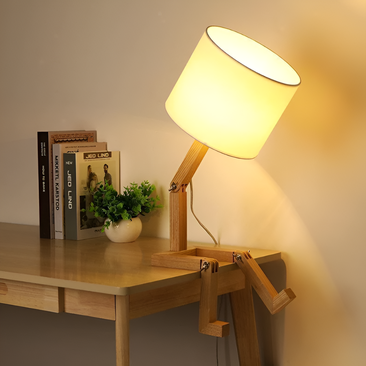 Flexibele Robot Bureaulamp van Massief Hout – LumoBot