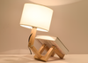 Flexibele Robot Bureaulamp van Massief Hout – LumoBot