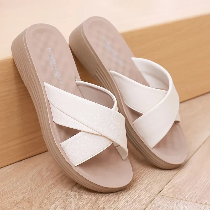 Dames Wedge-Slipper van synthetisch leer met open teengebied – Cassy