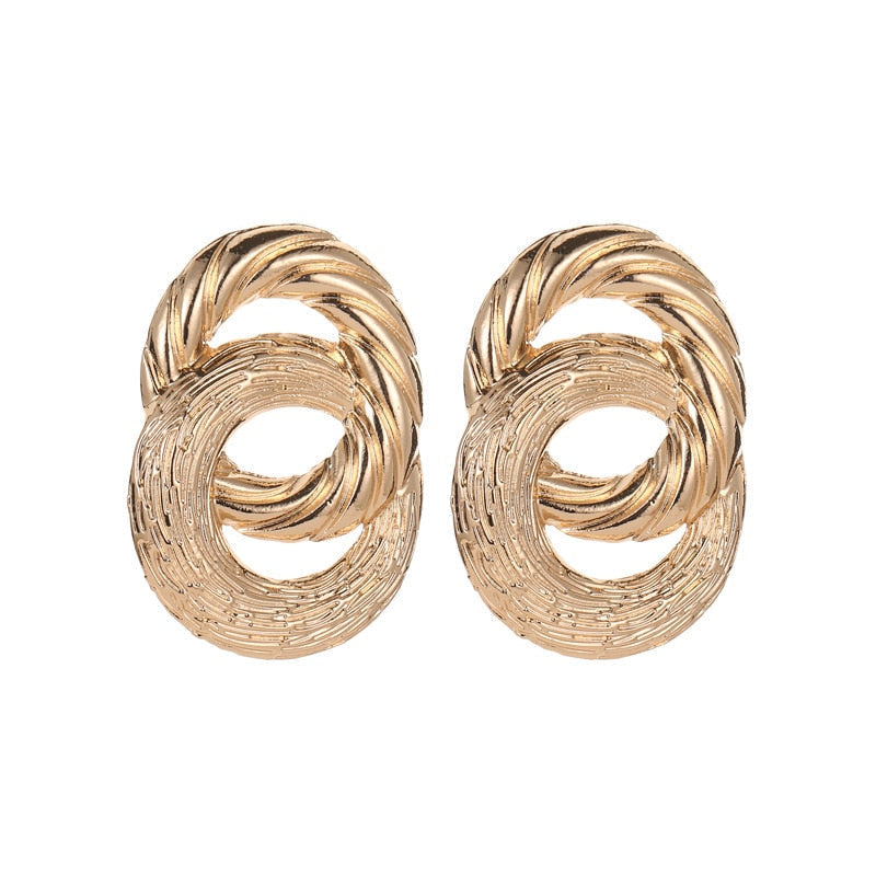 Golden Round Shaped Earrings | Met chique design