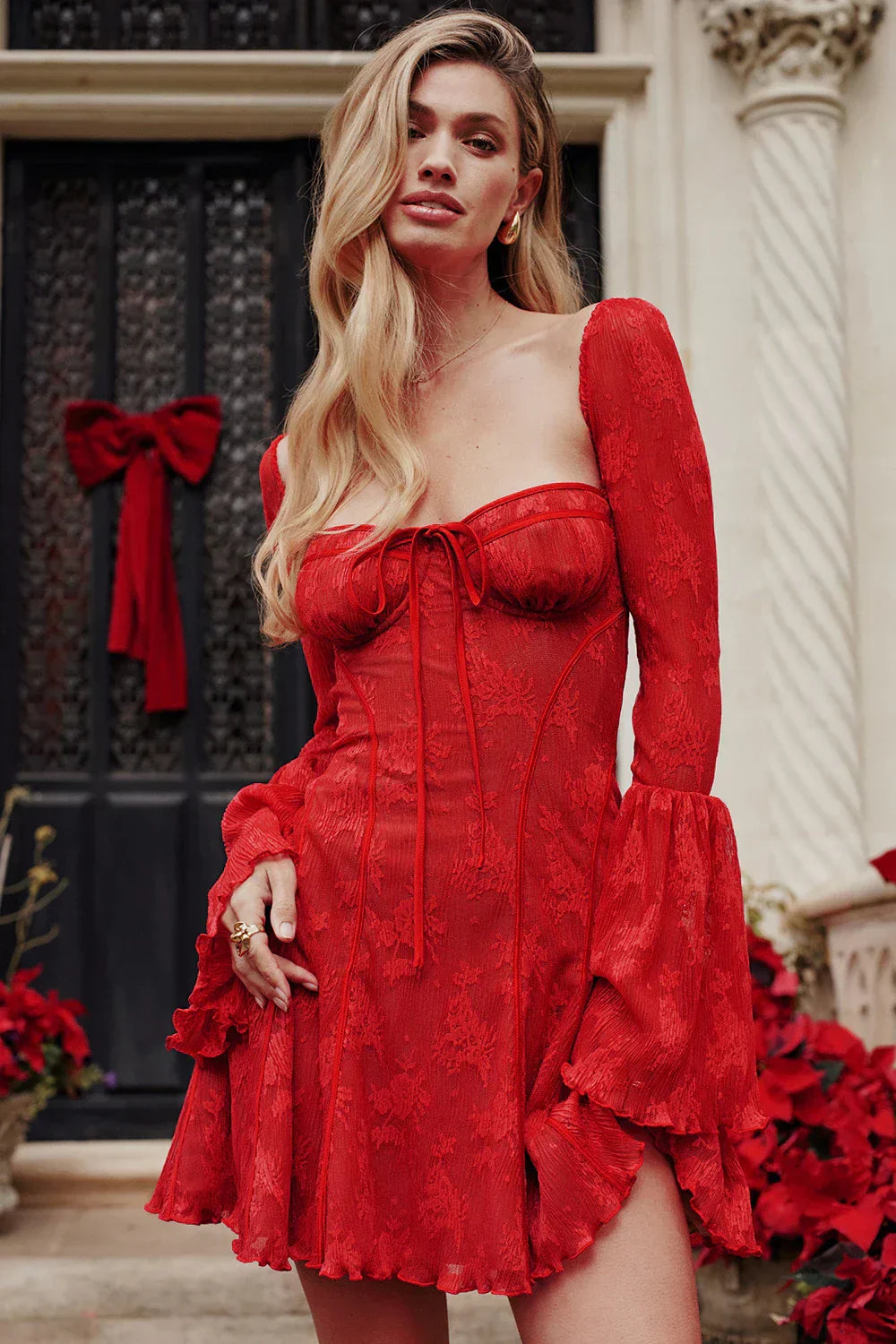 Speelse Kanten Mini Jurk met Lange Mouwen - Arielle