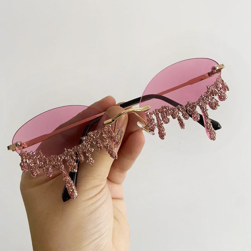 'Cry me a Glitter' Sunglasses | Laat het festivalseizoen maar komen!