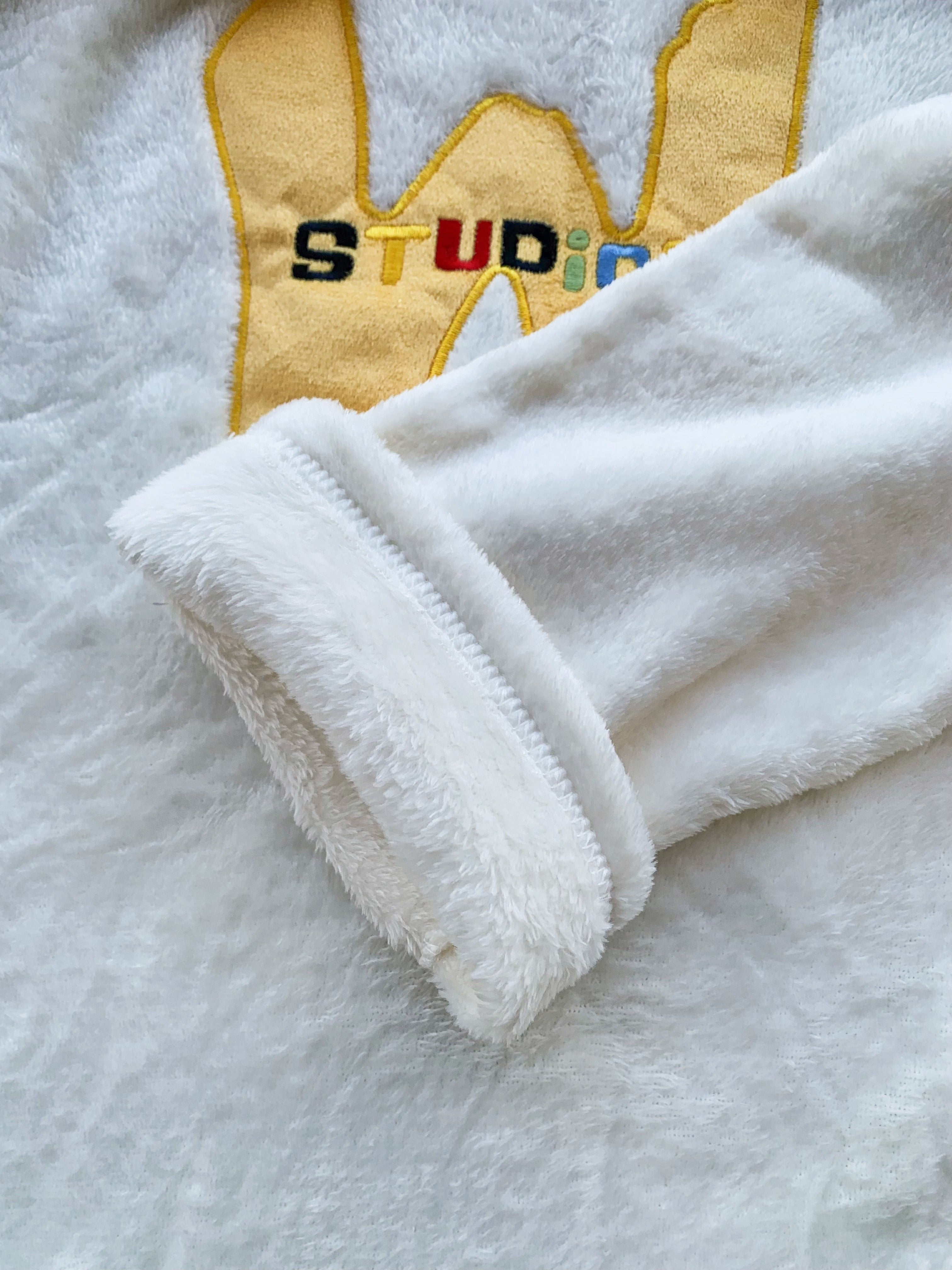 Dames Fleece Pyjama Set met borduursel & ronde hals voor herfst/winter – Alissa