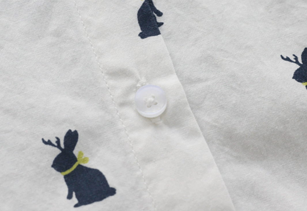 Speelse shirtjurk met konijnenprint en reverskraag - Elina