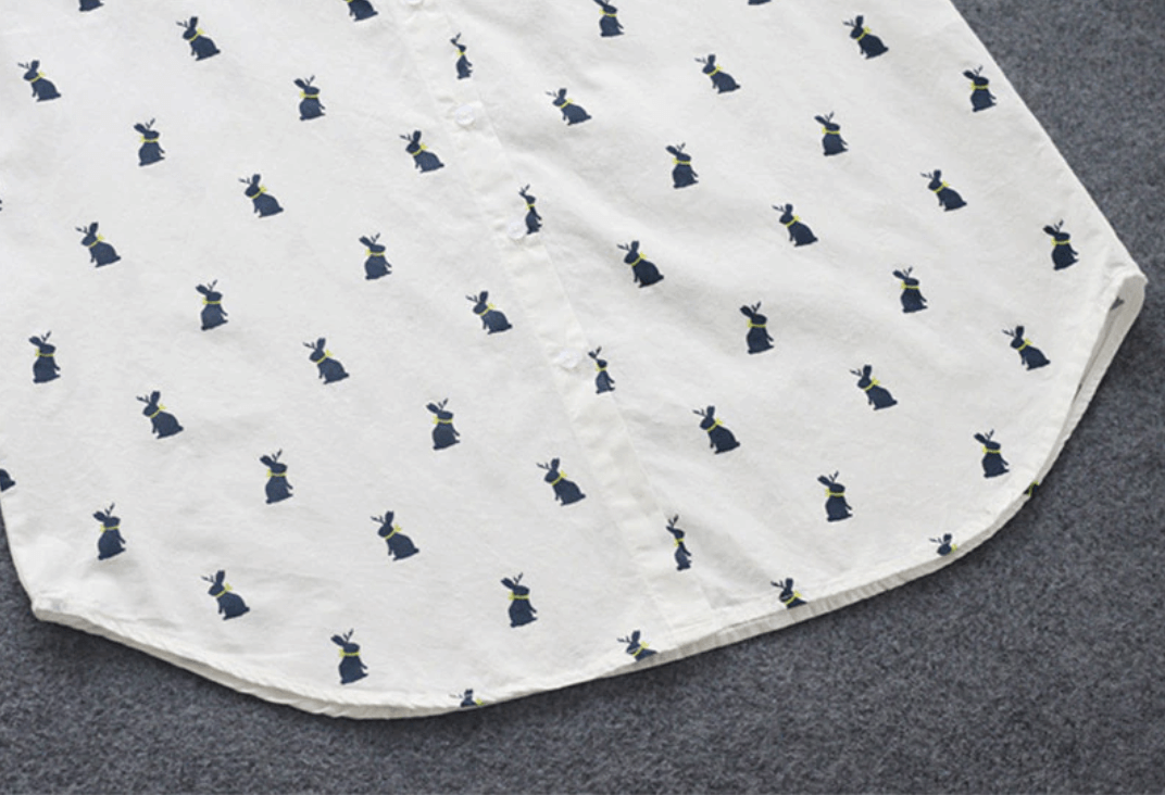Speelse shirtjurk met konijnenprint en reverskraag - Elina