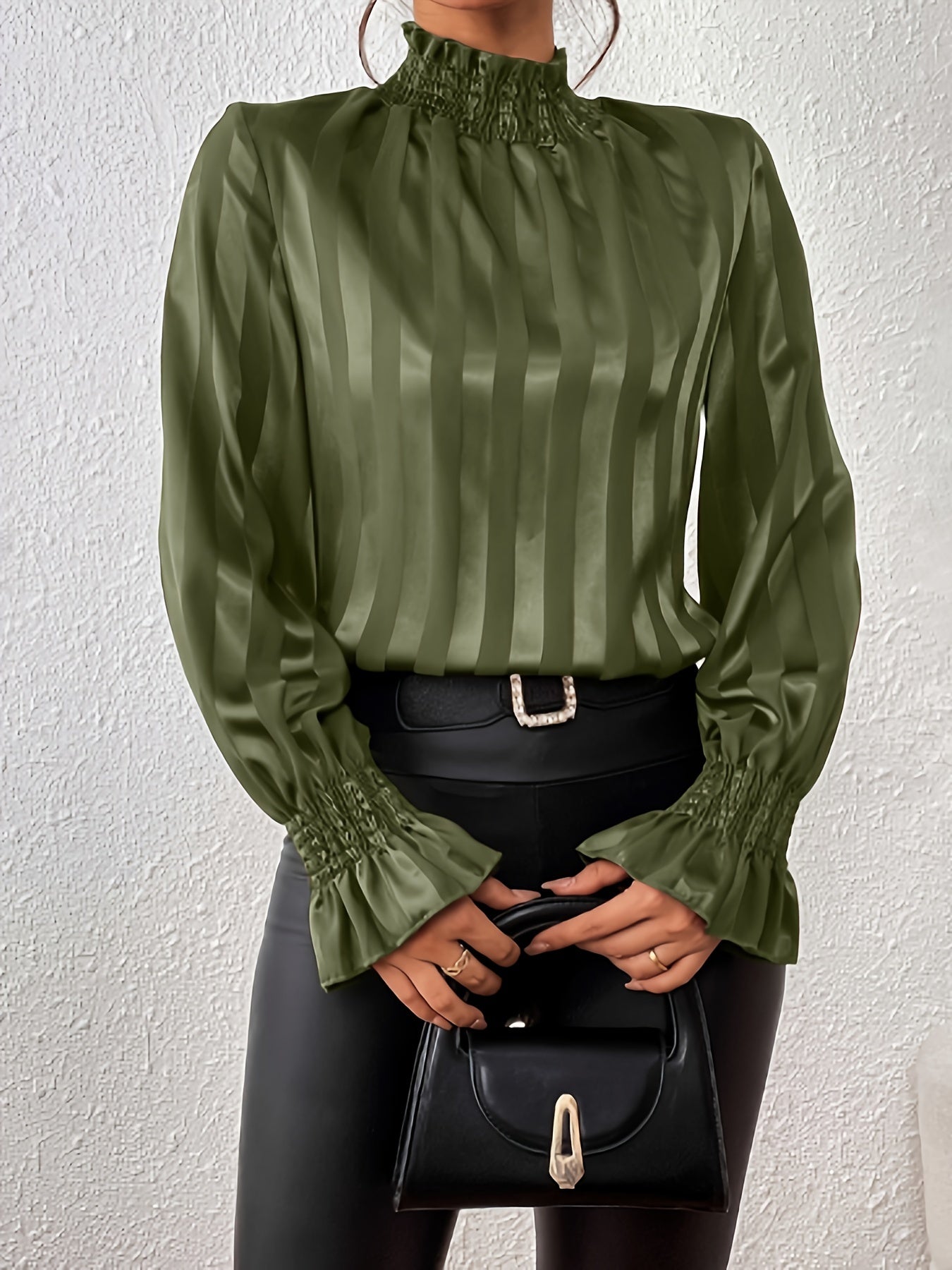 Satijnen Dames Blouse Met Lange Mouwen En Shirred Kraag – Noëlle