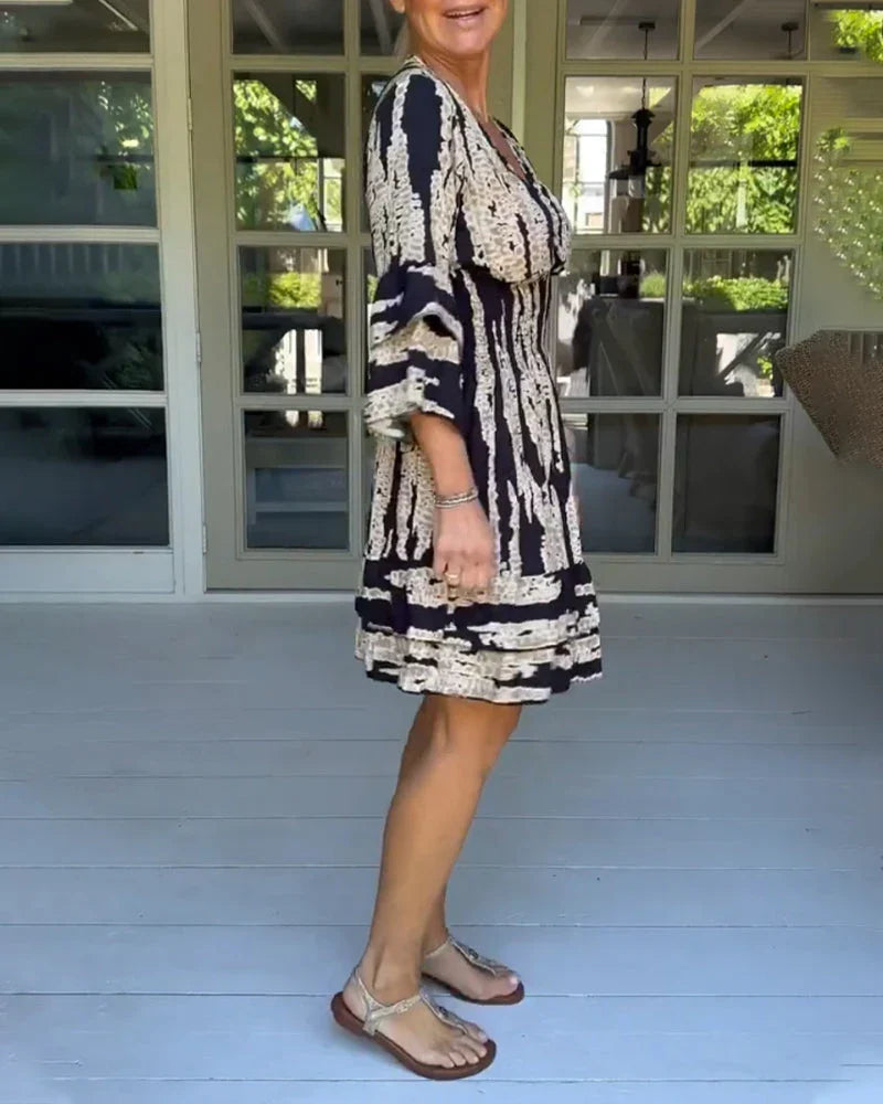 Luchtige & stijlvolle damesjurk met V-hals en 3/4 mouwen - Elina