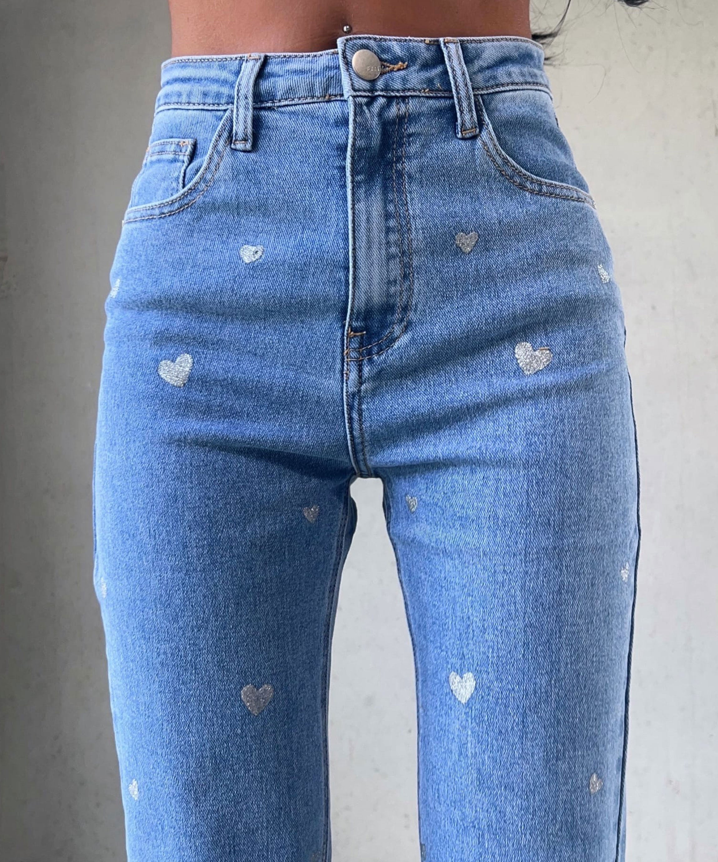 Dames Stretch Jeans met Wijde Pijpen en Hartjesprint - Amelie
