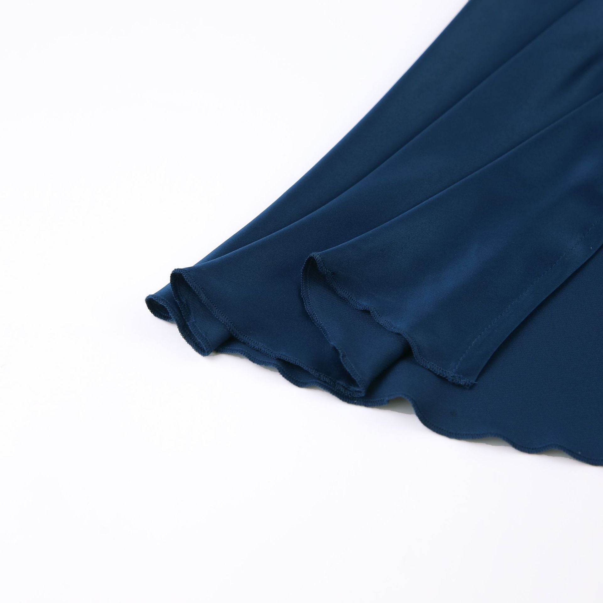 Elegante Marineblauwe Jurk met Lantaarnmouwen en Split in Satijn | Hoge Taille A-Lijn Feest Midi Mode